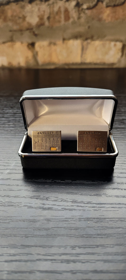 SILVER CALENDER CUFFLINKS