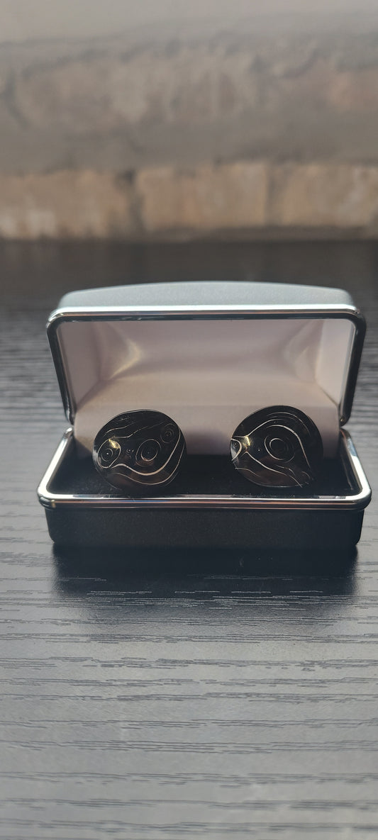 BLACK AND WHITE STONE CUFFLINKS