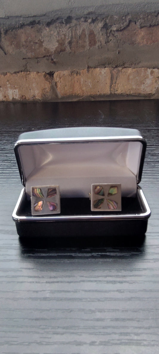 SILVER FLOWER CUFFLINKS